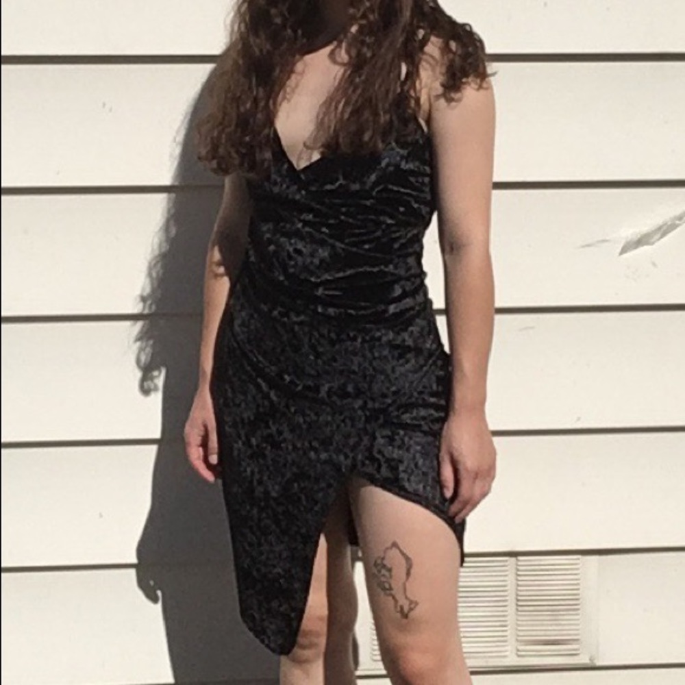 ASYMMETRICAL VELVET LBD